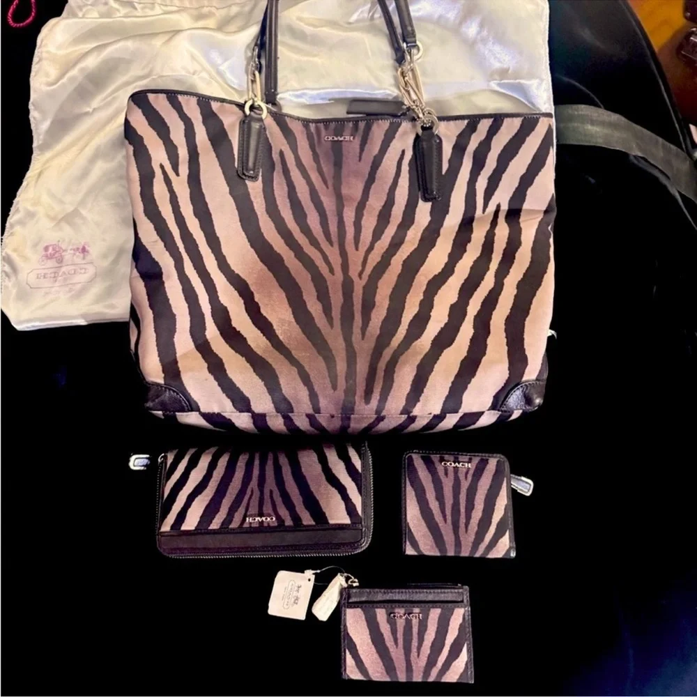 AUTHENTIC Coach Madison East West Tote FULL SET OF FOUR PIECES!